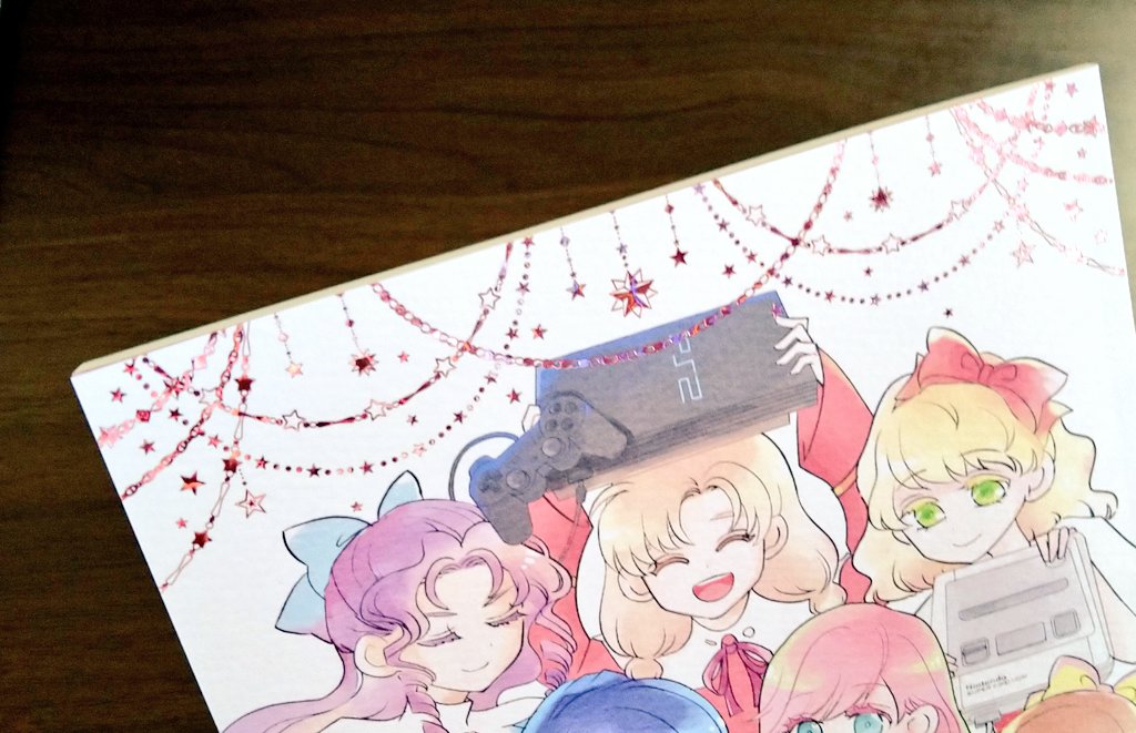 オールキャラ本の再版分届きました!前回はキラキラ系の特殊紙でしたが今回は凹凸感のあるエンボス紙です。箔押しはピンク、遊び紙はハートの箔押しに替えて今回もかわいい!本文紙も変更してハッピーです(そういうサークルなので初版と装丁が変わりますご了承下さい)
10/10通販開始予定です 