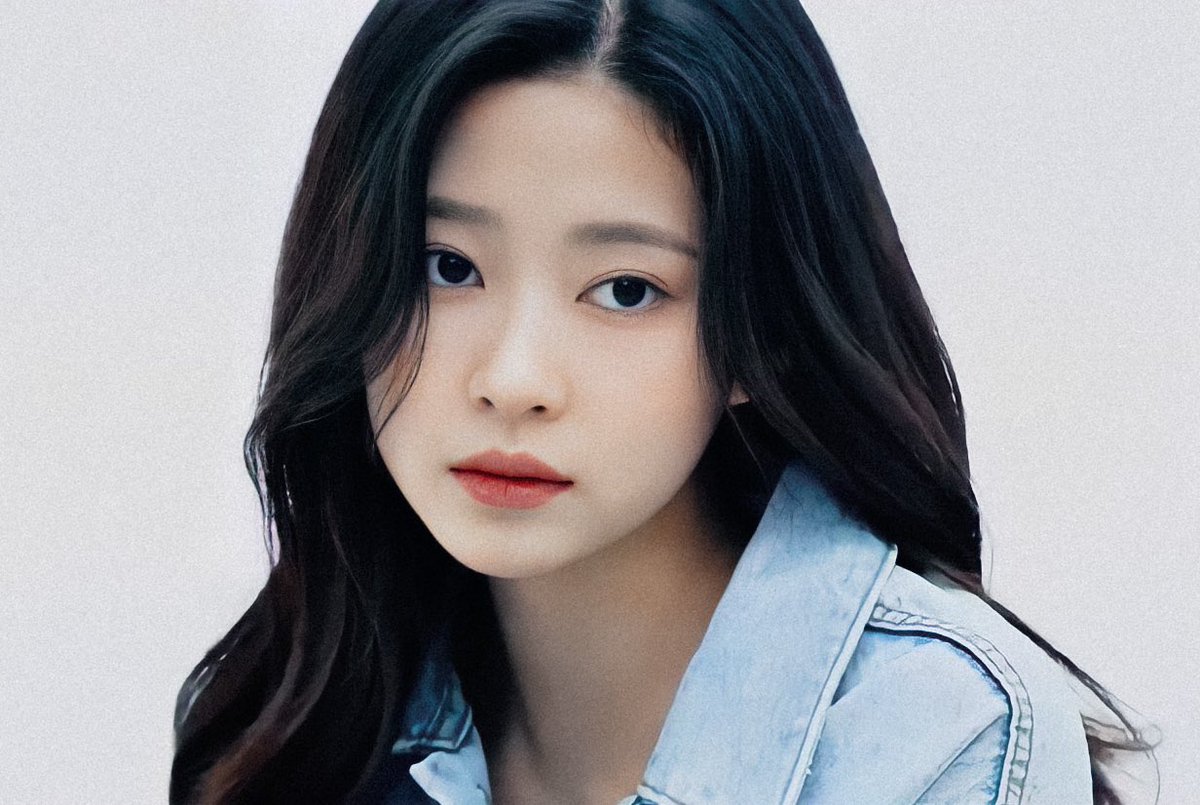 KWON2KIM's tweet photo. 블루 블루밍💙

#김민주 #MINJU #キムミンジュ https://t.co/227NaQemtD