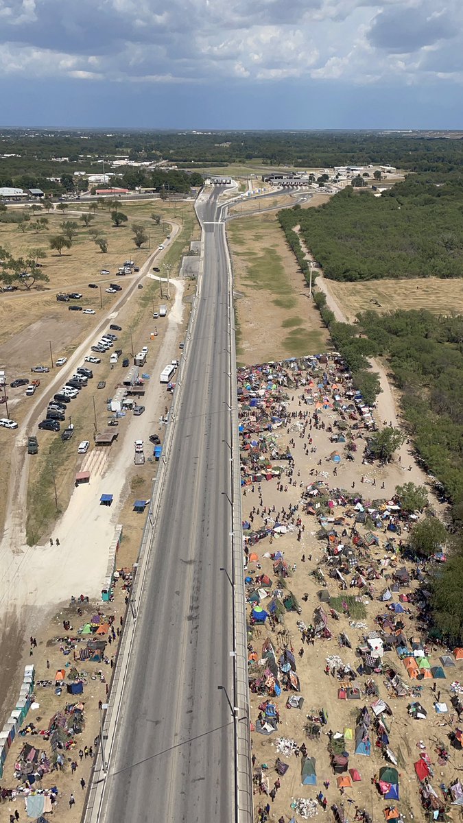 BrunoRalphy's tweet photo. @POTUS Where is your plan to protect American communities at the southern border? I spoke to Governor Abbott today. We have developed a temporary plan, we’d like to see yours. @GovAbbott https://t.co/BznPH0DDWD