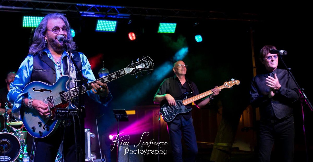 crazyhooks's tweet photo. #engelmanncellars #kimlawrencephotography #beegeesgoldtribute #barrygibb https://t.co/bNVKNQKr1F