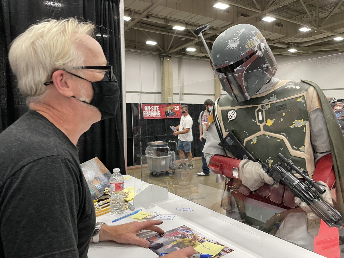 donttrythis's tweet photo. More amazing #cosplay from #FANEXPODallas!!!! @FANEXPODallas https://t.co/4wp0EiWE6S