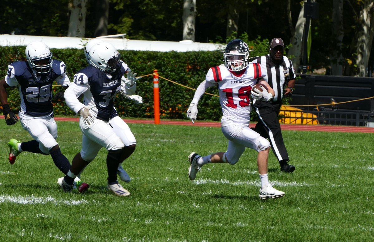 NANNPHOTO51's tweet photo. NJ HS Football ICHS vs Glen Ridge photos & Digital at https://t.co/ex6QCy9kKN #njhsfootball #NJHSSPORTS #MtcLocalSports #EssexSportsNJ #ICHSMontclair #ICHSLionsFootball #RidgerNation #GlenRidgeHS #GRHSFootball https://t.co/wiwdQ0pmO2