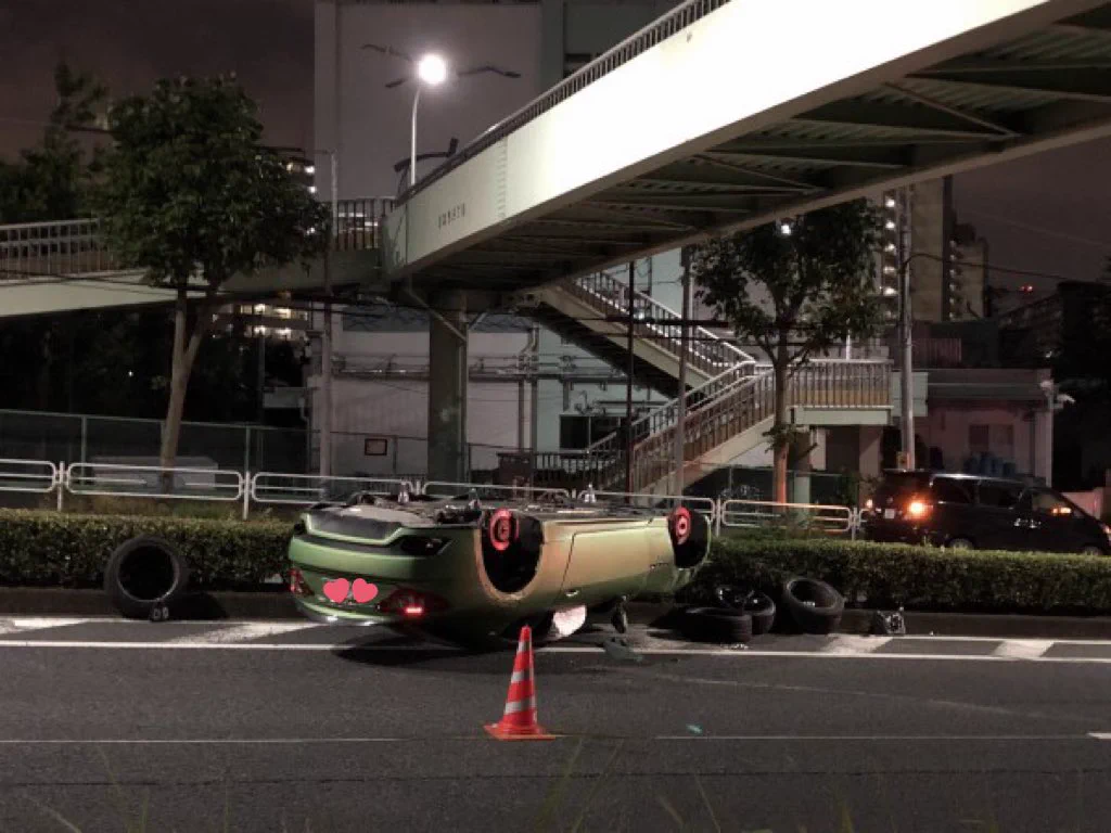 「１８歳の勝ち組だけど、負け組のみんな質問ある？」→画像を見る限り質問しかなかった。