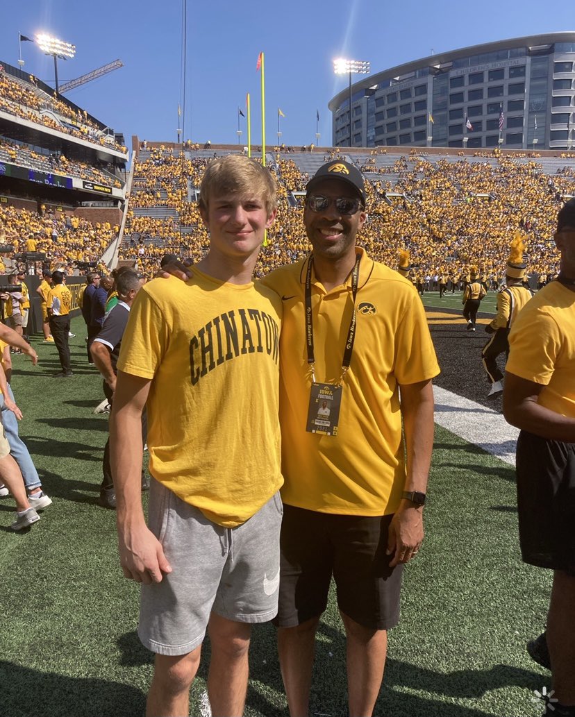 Thank you <a href="/btaylorhoops/">Billy Taylor</a> and staff for the great visit and experience at The University of Iowa!🟡⚫️🐤<a href="/IowaHoops/">Iowa Men’s Basketball</a>