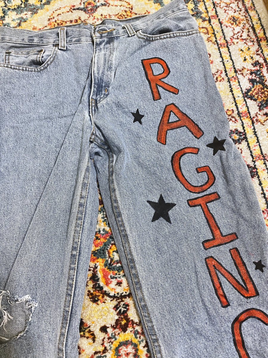 haileyfrank_'s tweet photo. Hey y’all! I’m painting denim just in time for homecoming szn! If interested dm me. #ul22 #ul23 #ul24 #ul25 #ulalum https://t.co/jXKgkgJOv2
