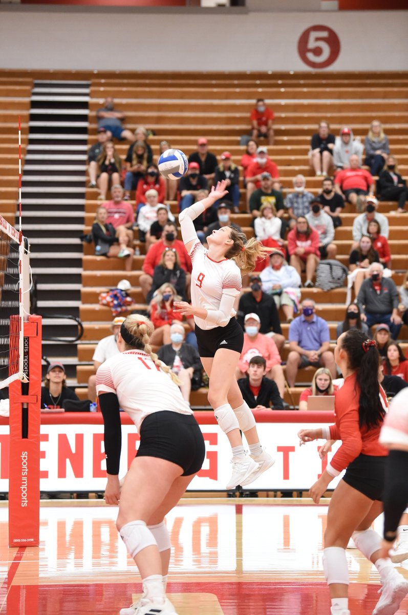 WittAthletics's tweet photo. Just a glimpse into some of the W's that were flying around the field and arena this afternoon @wittenberg 
📸: https://t.co/RDmXS8X44r
#TigerUp https://t.co/NSzN19gE9X