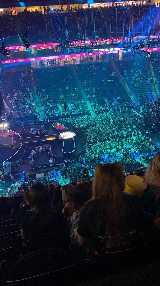 megannn702's tweet photo. It feels so weird to be at T-Mobile Arena and there not be a rink. #iHeartFestival2021 https://t.co/DMmK77QhgG