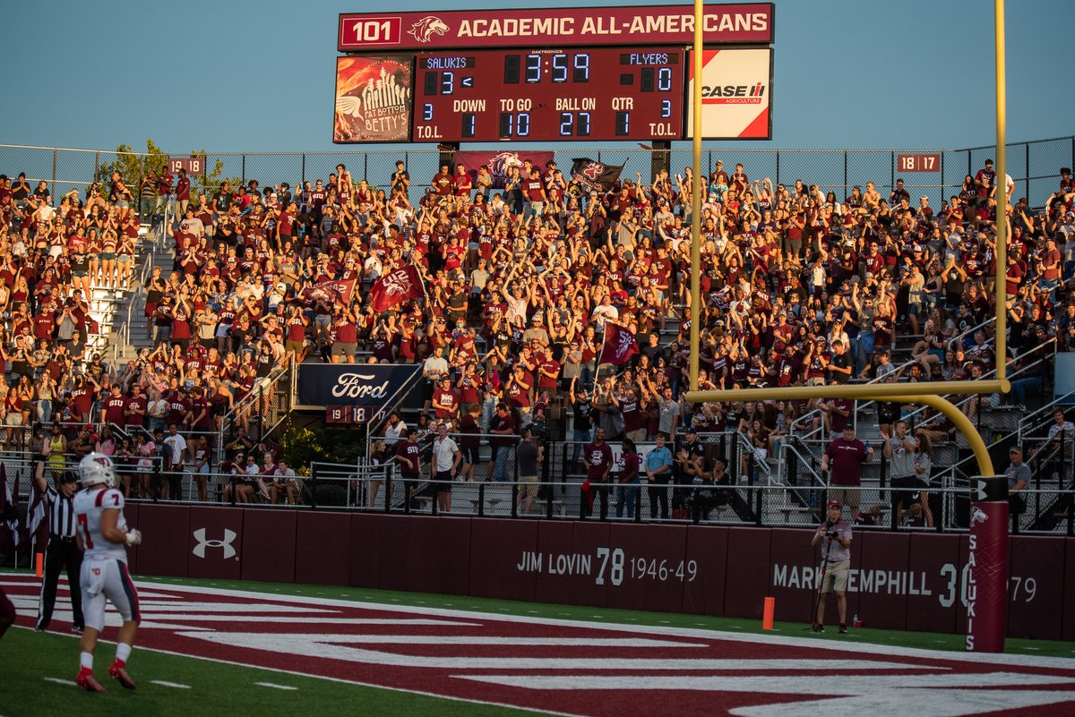 SIU_Football's tweet photo. Feels GOOD to be back in Carbondale. 

📸 Photo Gallery » https://t.co/PXfWVUFxEt https://t.co/zIBMUnHCHa