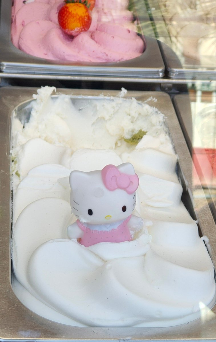 strawberry cake dolly ˚ʚ♡ɞ˚ tweet media