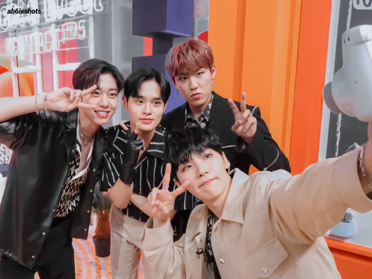 ab6ixshots's tweet photo. have a great weekend abnew! 🌈

#AB6IX #에이비식스 
#전웅 #김동현 #박우진 #이대휘 https://t.co/2Ro3UwEkZI