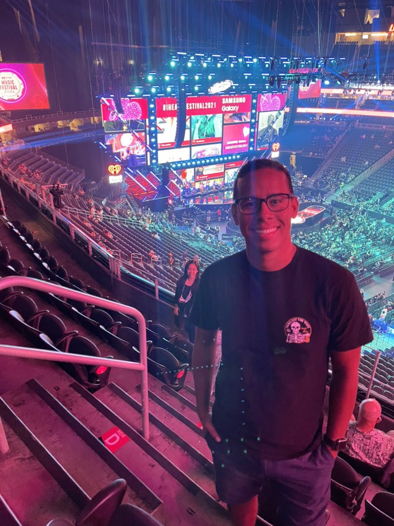 luannpaulo's tweet photo. Só vem ❤️‍🔥😆 @coldplay @VivaColdplay @coldplaybrasil #iHeartFestival2021 https://t.co/pjHbsd3ZcX