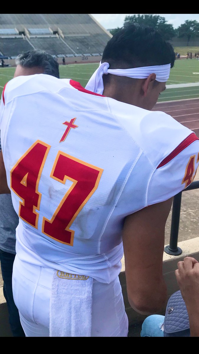 Cieloooo__'s tweet photo. You guys did good today!!! We’re so so SO proud of you❤️💛 much love all the way to Arizona @ACUFootball1 https://t.co/8TDpCFjouE