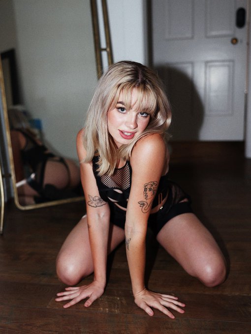 1 pic. Here’s two more from my first time behind the camera in four years! https://t.co/9gEameqZR0