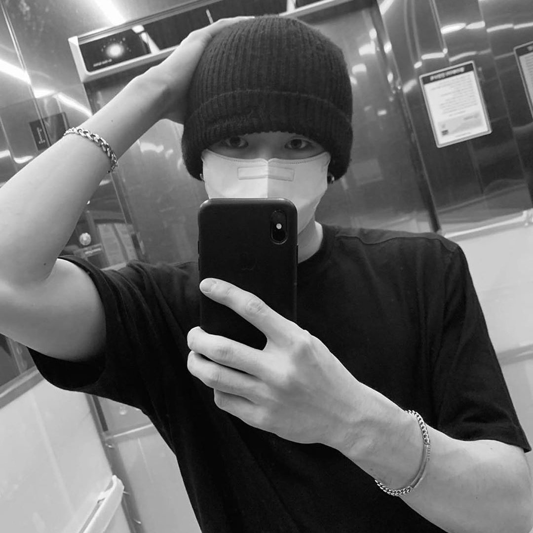 CHRISHBANG's tweet photo. #CRWP Good day my fellow carefudge, today E told us to post a photo that has yellow in it, so based on this photo of mine, can you spot any yellow in it? free jyp album for those who can find it ;) https://t.co/Sw3aPf2jNb