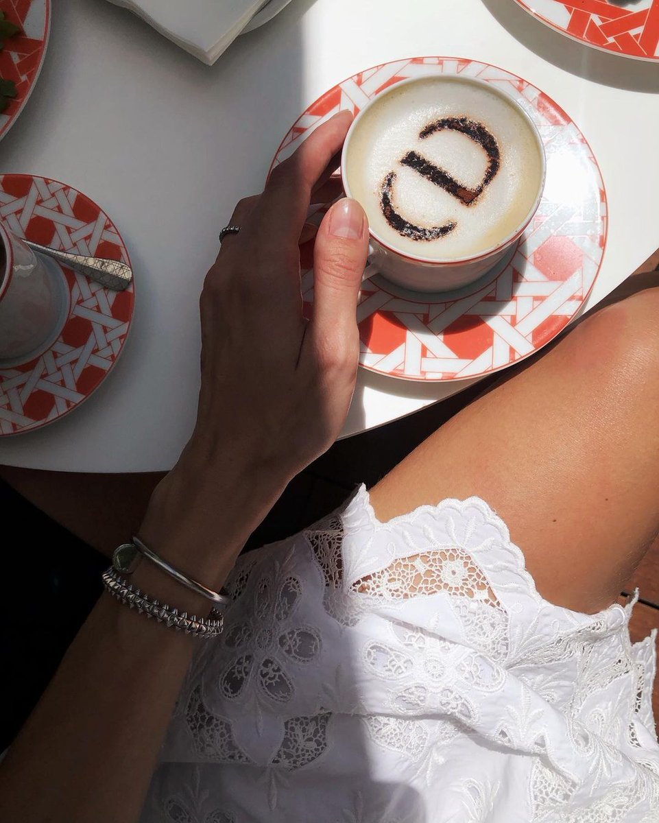 jstclassy's tweet photo. Coffee and Dior. https://t.co/BNLgQqDEb9