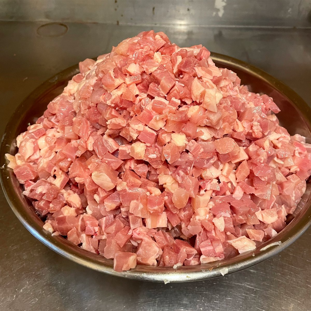 Spicehut 明日は粗挽きチキンキーマ カリカリ梅と穂紫蘇の塩漬けトッピング 祝日ですが営業いたします