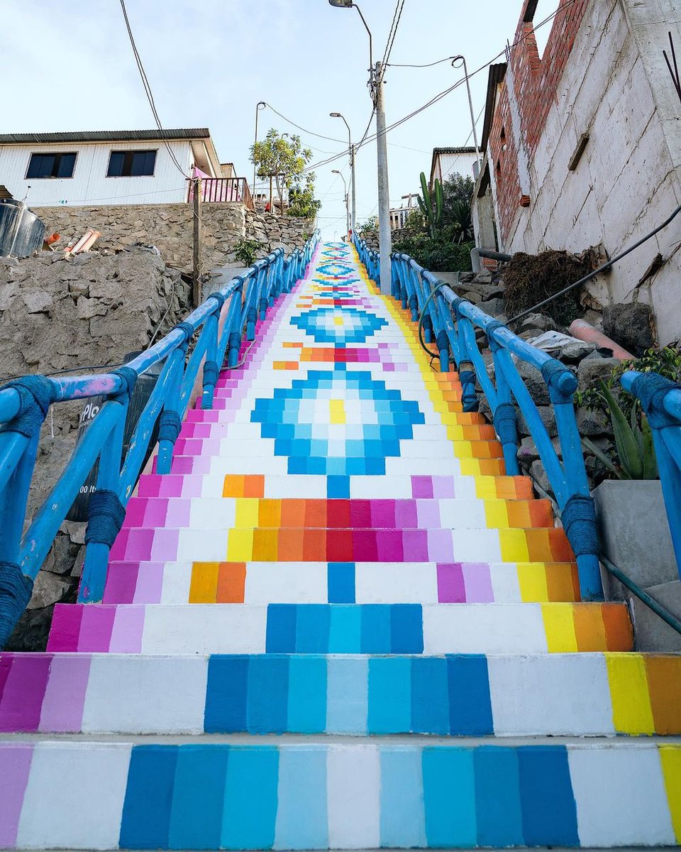 JuanSGuarnizo's tweet photo. Mis escaleras el día de la purga: https://t.co/0cKEUh0H3l