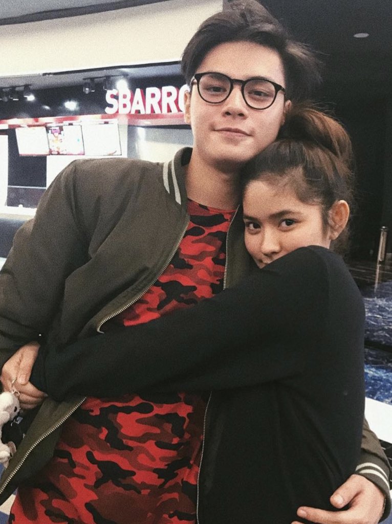 viaannnaaa's tweet photo. I feel like shawn and camila talaga ang perfect sa LoiNie para gayahin.
Wala akong ibang maisip na will suit them pag ginaya nila sa performance

LOINIE AsShawnMilaOnASAP 
SenoritaLOISA OnASAP
@iamAndalioLoisa @iamr2alonte https://t.co/VWWcfUGxNJ