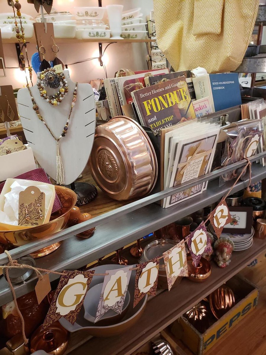 ShopTownCountry's tweet photo. Crazy for all the vintage copper at C &amp; C Studios!
.
.
#townandcountry #candcstudios #vintage #copper #homedecor #jewelry #collectibles #kettering #ohio https://t.co/Ud7XPV8LRe