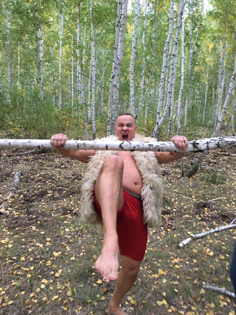 shemetov_vitaly's tweet photo. 朝が始まります RIZIIIIIIN ❗️❗️
私の膝は毎朝白樺の木を壊します！🦵🦶🥁ʕ •̀ o •́ ʔ
Morning begins RIZIIIIIIN ❗️❗️
My knee breaks  birch tree every morning!

#RIZIN #RIZIN30 #シュメトフ https://t.co/CdAUFnM64L