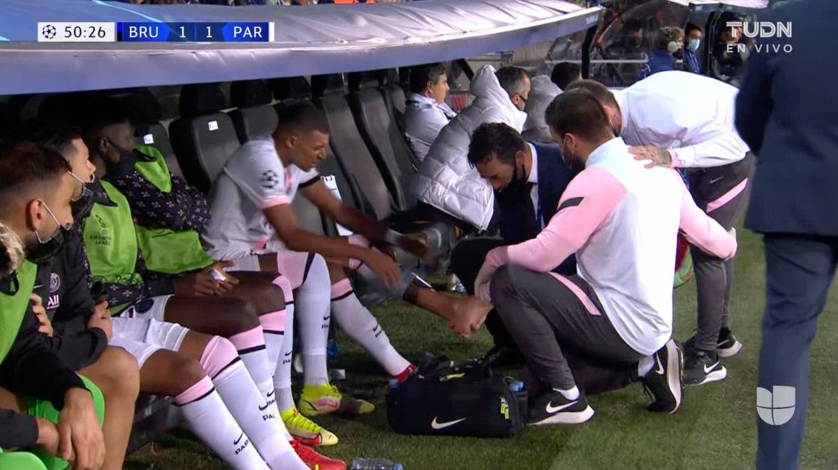 indopsg_'s tweet photo. Kylian Mbappe akan masuk ke dalam squad untuk melawan Olympique Lyon dini hari nanti.

🗞 @SaberDesfa 

Untung Mbappe udah fit, soalnya Messi belum bisa diandelin.. 😔 https://t.co/mwyJVipkYi