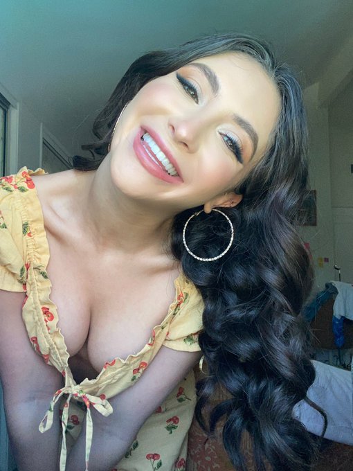 Smile when your heart is breaking https://t.co/qxtJVNjpCg