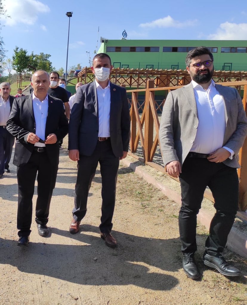 _MHP_sultangazi's tweet photo. İlçe Teşkilat Başkanımız Lutfi Gezeroğlu, Belediye Meclisi Üyemiz Yaşar Koçyiğit ve İlçe Yöneticilerimizden oluşan heyet İlçe Kaymakamlığımızın düzenlediği “Gaziler Günü” etkinliğine katıldılar. 

“Gazilerimiz yaşayan anıtlardır…” https://t.co/GzcixCsIq4