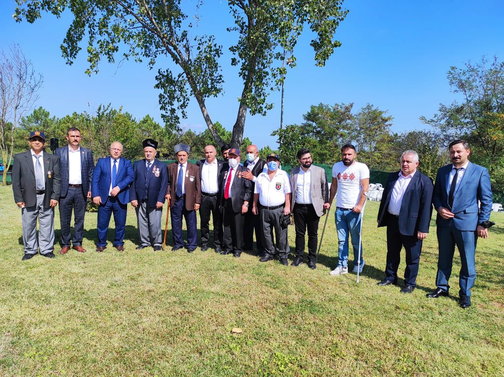 _MHP_sultangazi's tweet photo. İlçe Teşkilat Başkanımız Lutfi Gezeroğlu, Belediye Meclisi Üyemiz Yaşar Koçyiğit ve İlçe Yöneticilerimizden oluşan heyet İlçe Kaymakamlığımızın düzenlediği “Gaziler Günü” etkinliğine katıldılar. 

“Gazilerimiz yaşayan anıtlardır…” https://t.co/GzcixCsIq4