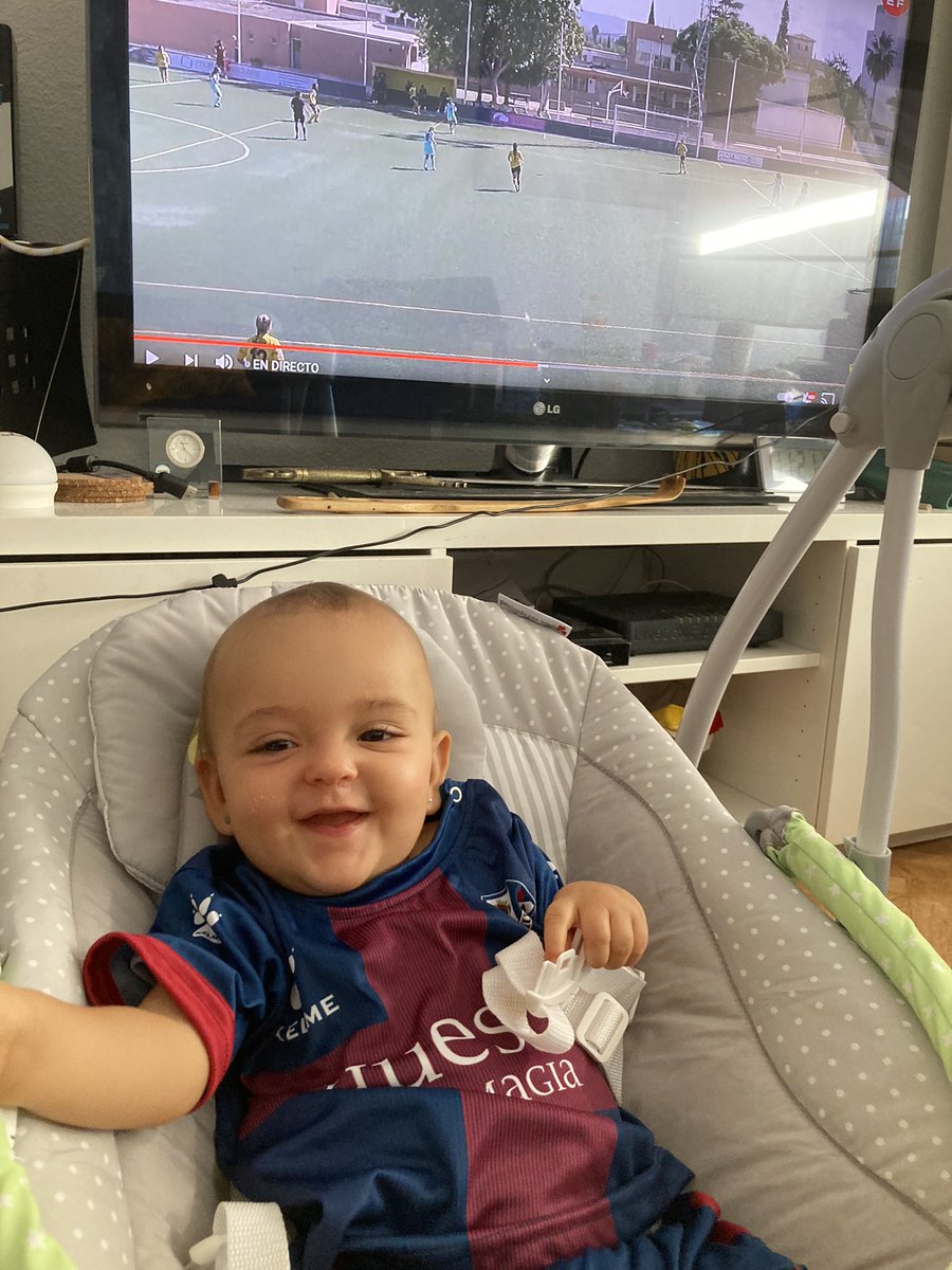 Toca ver a la grandísima <a href="/andreaestaun/">ANDREA ESTAÚN</a> !!!

Vamos <a href="/SDHuescaFem/">SDHuesca Femenino</a> !!

#SinReblar 💪🏼💪🏼