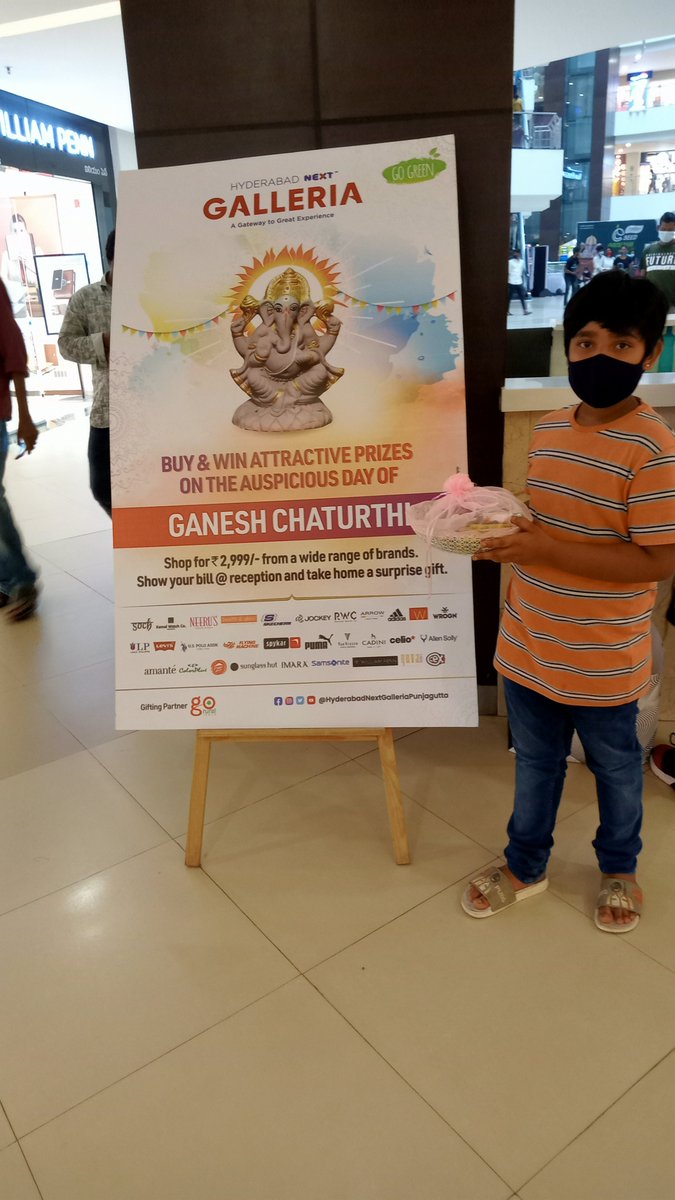HydNext's tweet photo. Day 9th of making our customers happier with Ching's Secret  Gift hampers. We look forward to more today! Meanwhile, Congratulations to our winners!
#galleriamall #Punjagutta #seedganesha #ganeshchaturthi #festival #planet #gift #prize #ParticipateAndWin https://t.co/lApAI4dGPH