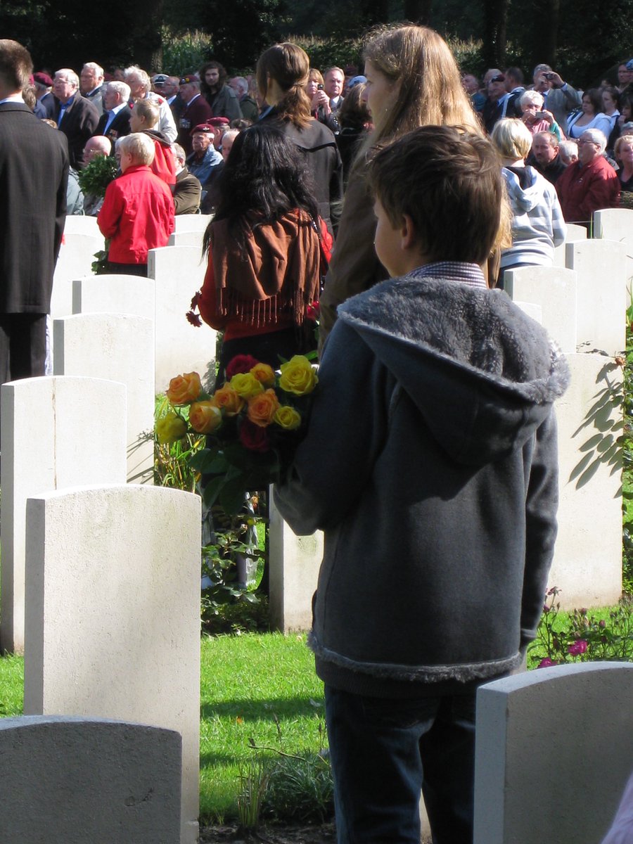nleaney's tweet photo. Undoubtedly the most moving part of the Service of Remembrance at Oosterbeek… #MarketGarden #Arnhem77 https://t.co/I1J0KAUZLm