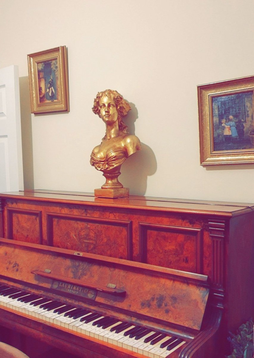 cdamourasemedo's tweet image. Decided to take a new challenge/project - tune my old piano 😅😂 The professional didn&apos;t want to do it so I won&apos;t give up just yet 🤪 #loosingtheplot