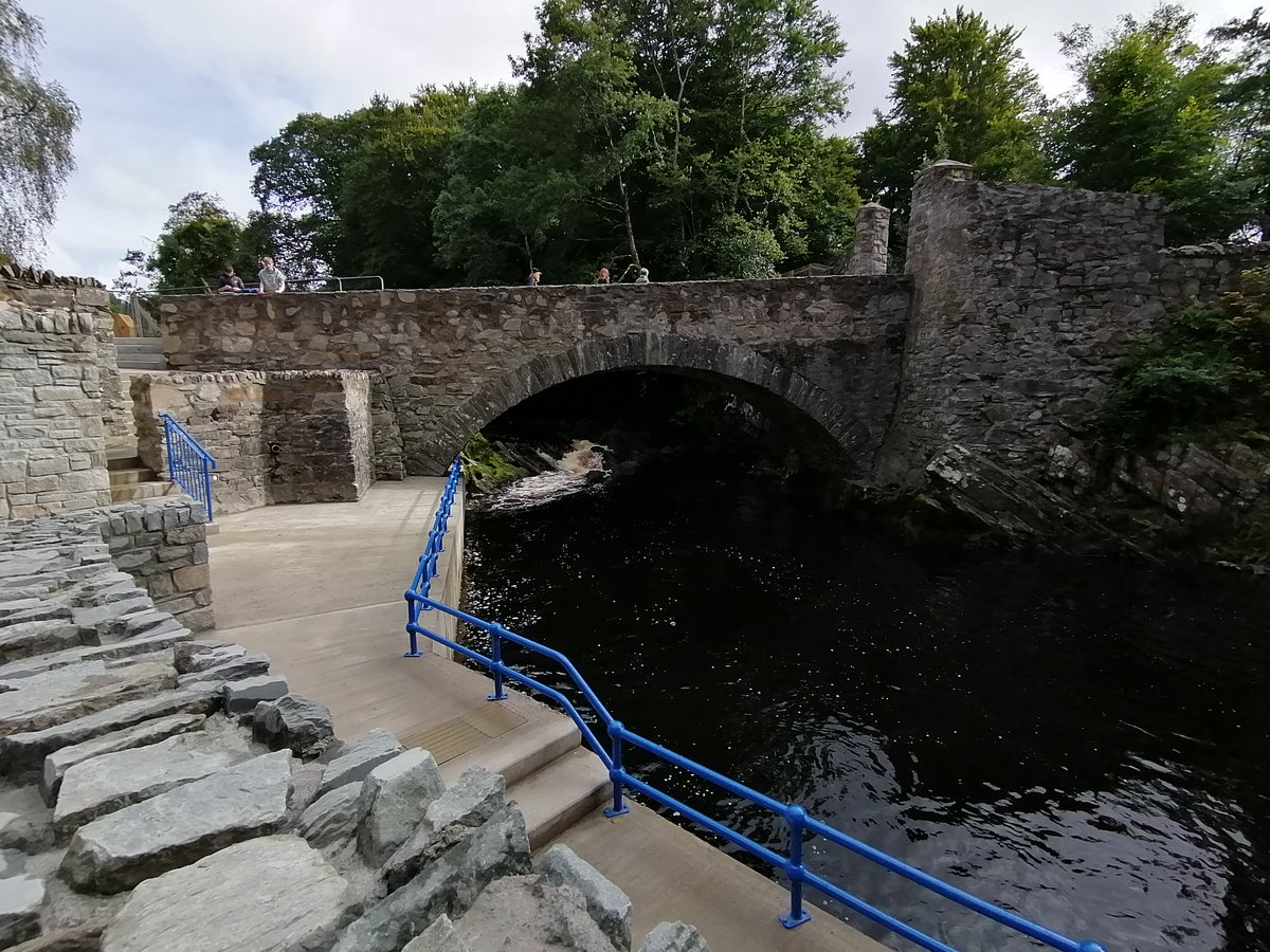 Swan Park in Buncrana, at the newly restored bridge which was badly damaged in the floods of August 2017.
inishview.com/activity/swan-…

#buncrana #inishowen #donegal #derry #wildatlanticway #ireland #irish #lovedonegal #KeepDiscovering #visitdonegal #visitireland #discoverireland