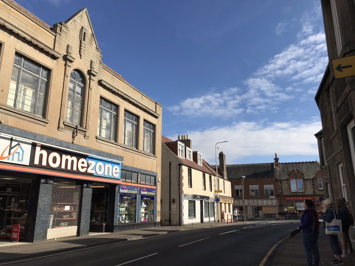 Fantastic day of sketching on #TranentHighStreet yesterday with <a href="/MrsFantoosh/">Lynn Fraser</a> We looked at some of the lovely shopfronts stopping @ SnakShak &amp; Homezone - very ornate detailing if you look up - drew some of the hanging baskets and finished <a href="/Strive/">Strive</a> which apparently still has a ghost