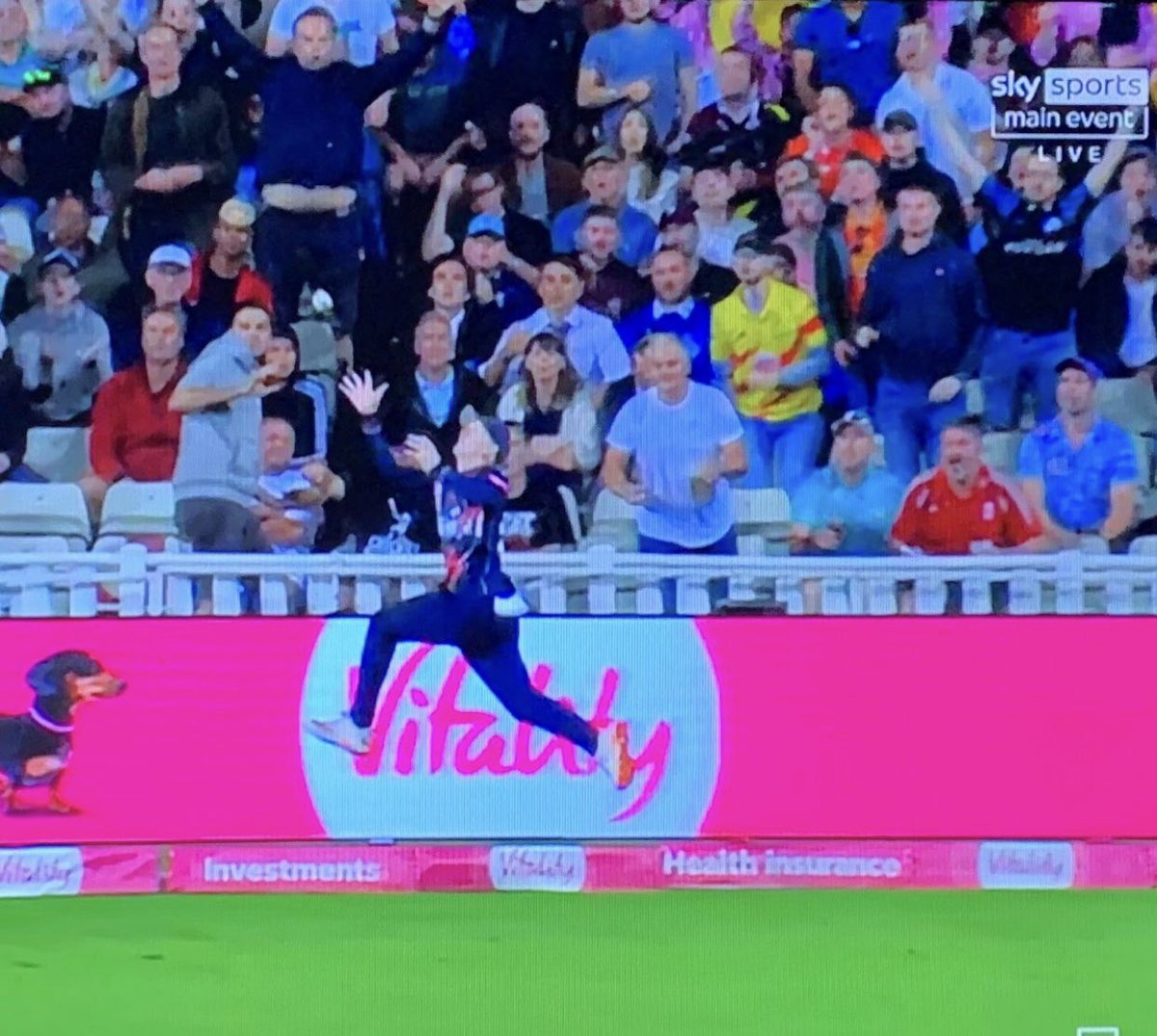 Best seats in the house for this last night. Congrats lads <a href="/sambillings/">Sam Billings</a> <a href="/deebzz23/">Daniel Bell-Drummond</a>