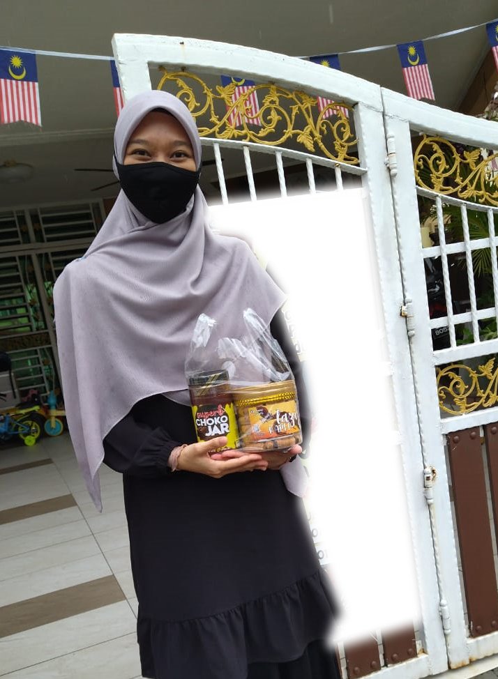 Helmi_Subahan's tweet photo. Alhamdulillah, Rezeki petang² ni, kita dapat lagi order dari sahabat kami.

Terima Kasih Ustzh Syahidah Abdul Hadi sebab beli Superb Chokojar dan Kapit Laziz Roll.

Kawan saya dan isteri ni ada jual karipap frozen, siapa² yang nak, boleh order dengan beliau. Area Pasir Gudang. https://t.co/7CWkIZcaBD