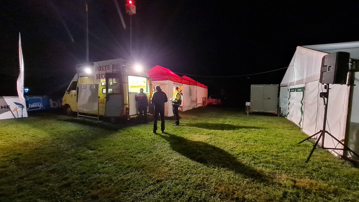 AnthoMarion11's tweet image. Départ de la barjo 2021! @udsp50 assure le dispositif prévisionnel de secours !!! Belle course à tous!
@fredduchemin @PHASSELINE