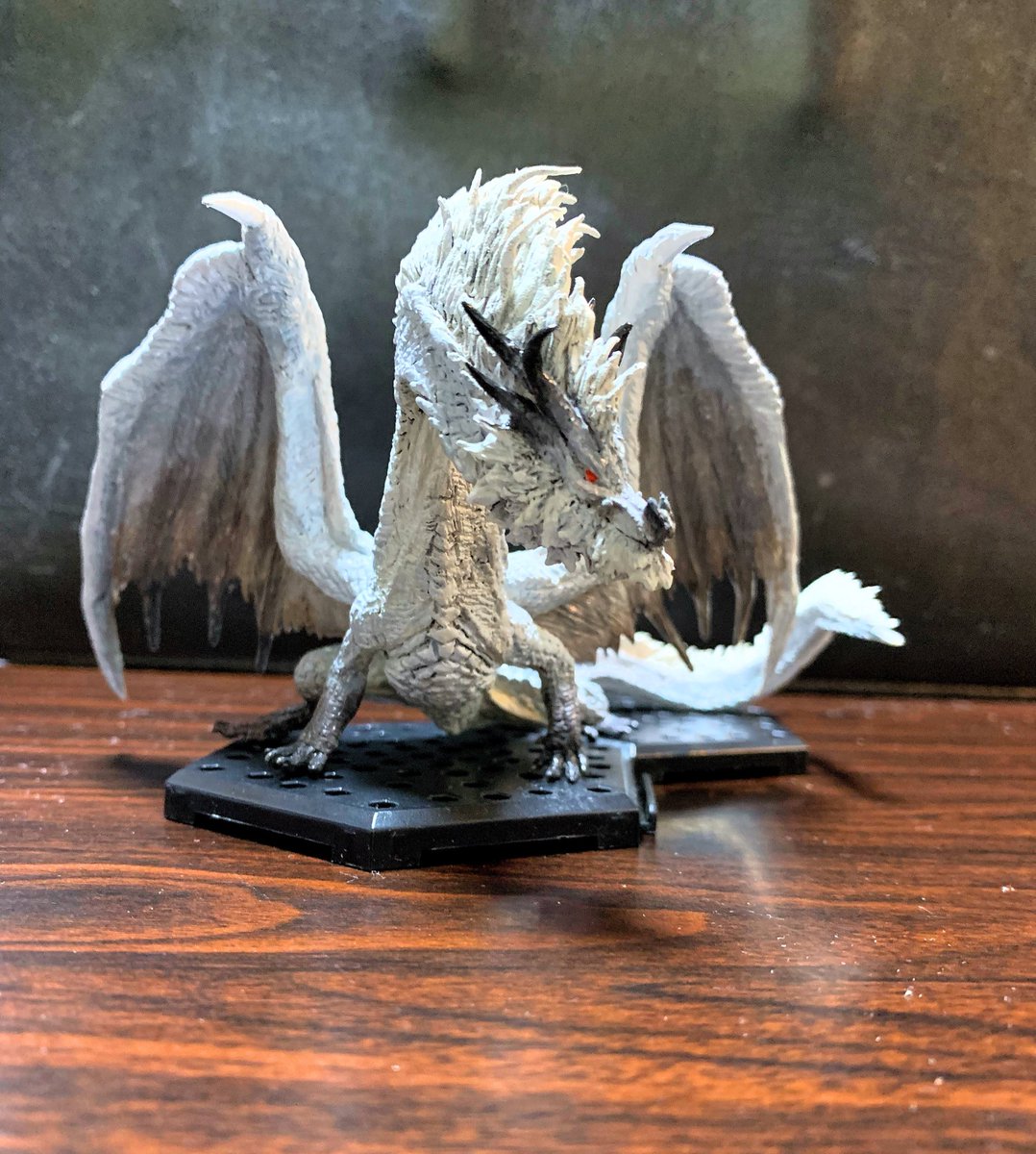 祖なるもの】 祖龍 ミラボレアス 毛のなびかせることで静かなポーズの