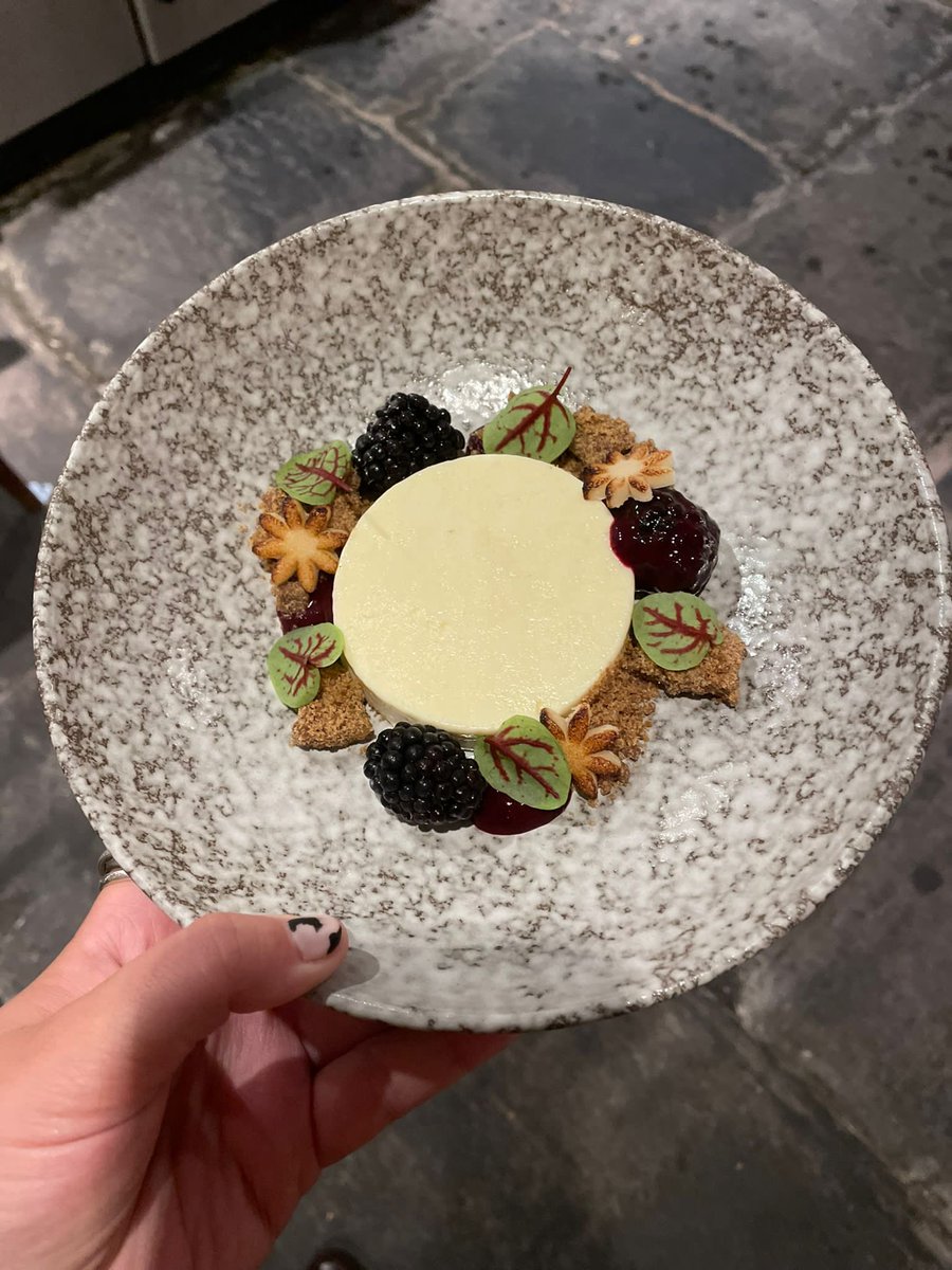 Martin_Frickel's tweet photo. RYDAL MOUNT - 18.09.21
Stunning setting , the best produce , simply cooked - Saturday Night Treat at @rydalmountwordsworth .
#privatedining #cheflife #rydalmount #wordsworth #herdwicklamb #yewttreefarm #morecambebayshrimps #cumbrialife #lakedistrictlife #cumbriafoodie https://t.co/71ISwPfGFJ