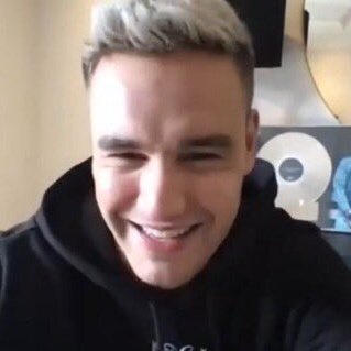 liamsquote's tweet image. "On LP1 I kind of jumped around with a lot of different writers to make it so it didn’t really make as much sense to me as this next record does. And working only with one team, I think it’s a lot better." 🤍