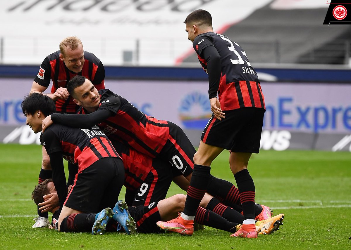 長谷部誠 選手が ブンデスリーガ レジェンド に選出されました Bundesliga Jp 優勝 Dfbポカール 制覇 Europaleague ベスト進出と輝かしい功績を残してきた 長谷部 選手 今もなお ブンデスリーガ アジア人選手 最多出場記録を更新中 Sge アイントラハト 長谷部誠 選手が ブンデスリーガ レジェンド に選出されました Bundesliga Jp 優勝 Dfbポカール 制覇 Europaleague ベスト進出と輝かしい功績を残してきた 長谷部 選手 今もなお ブンデスリーガ アジア人選手 最多出場記録を更新中 Sge アイントラハト