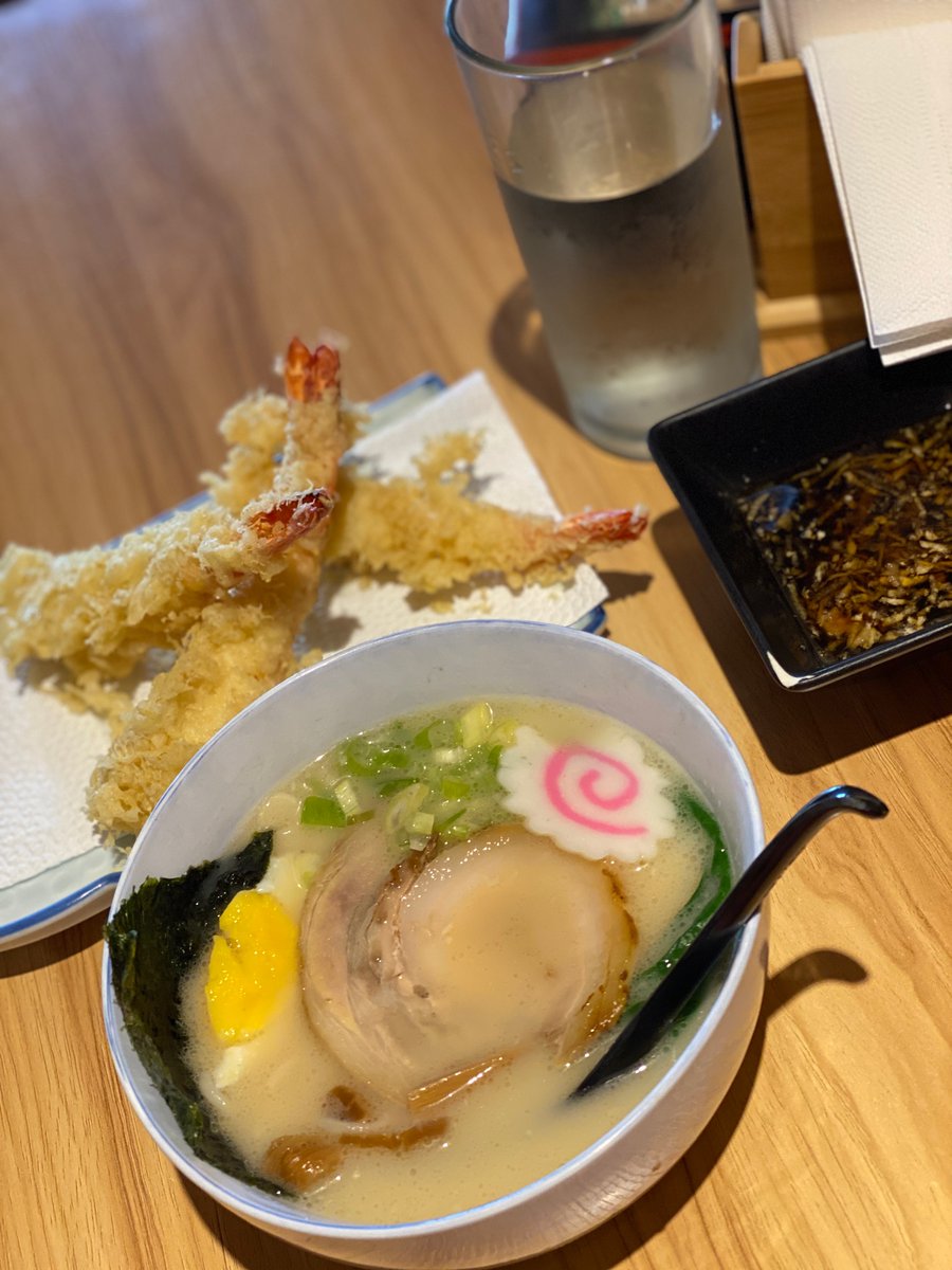 mercemarie's tweet image. S/P Luna VS Red Truck bardagulan. Juskolerd buti minor damage lang and no physical injuries both parties. Hay. Here’s your daily reminder na ingatan mo parati ang sarili mo kasi hindi mo masisigurado na iingatan ka nila 🥲😭 #shookt