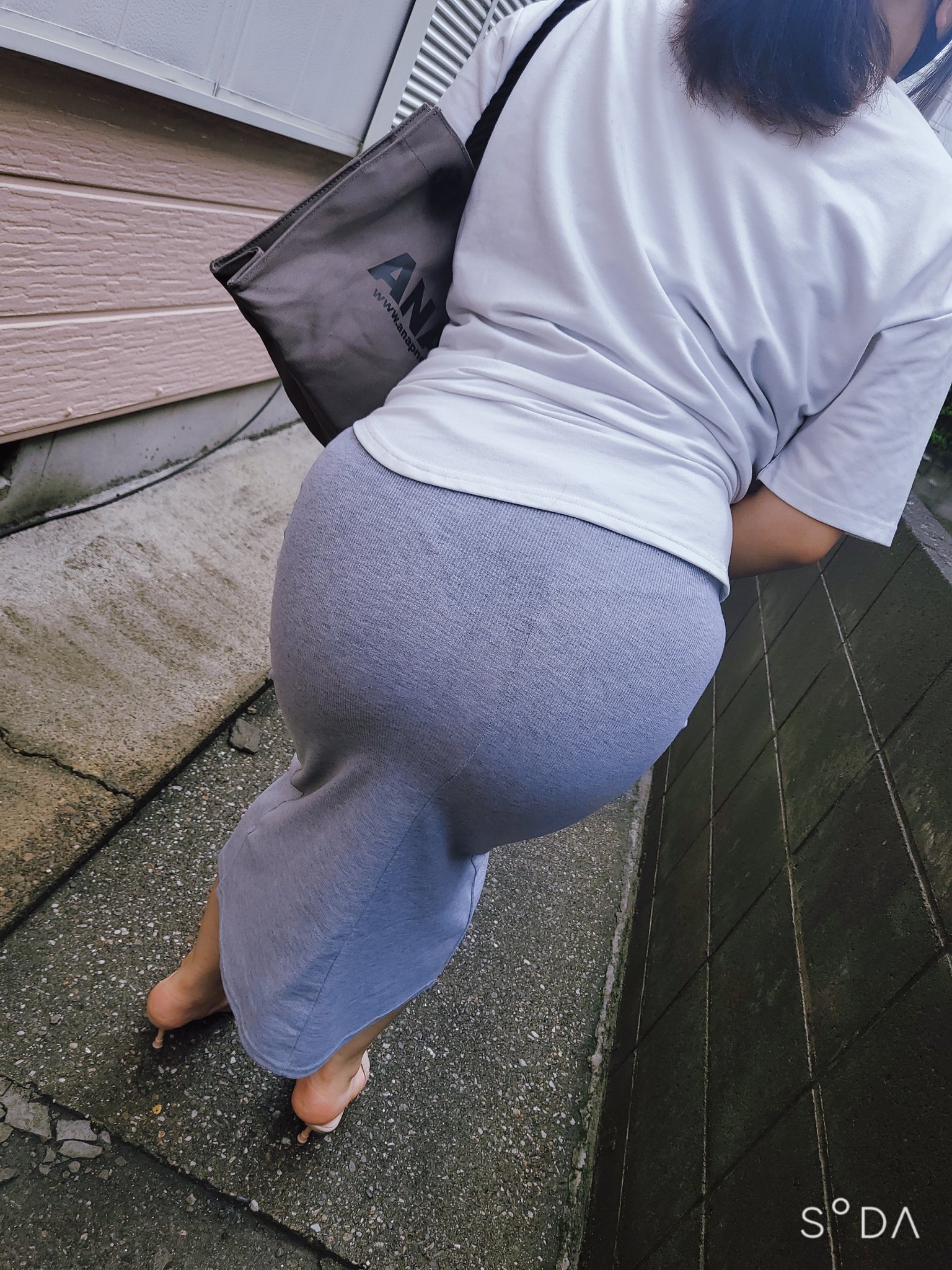 高橋おもち on X: いつぞやのワンピース尻です〜🥰 下着のライン透けてるの分かりますかー？ #おもちのおしり #デカ尻 #巨尻 #尻 #おしり  #フェチ #おしりを見るとストレスが減るらしい t.co05MaUBCXGk  X