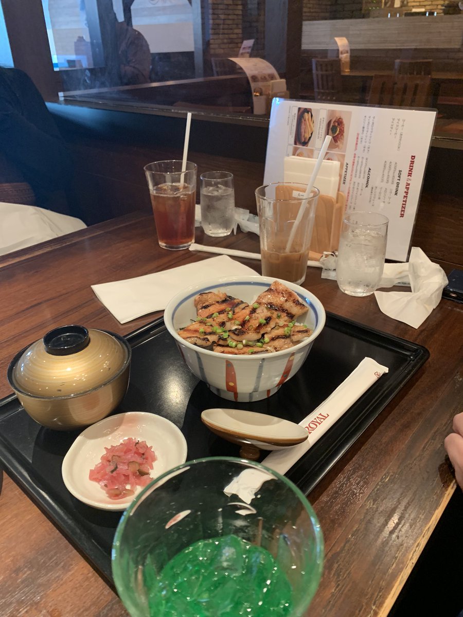 terada0820's tweet photo. 最後の最後まで食いもん食べるで〜 https://t.co/U1aptW32O0
