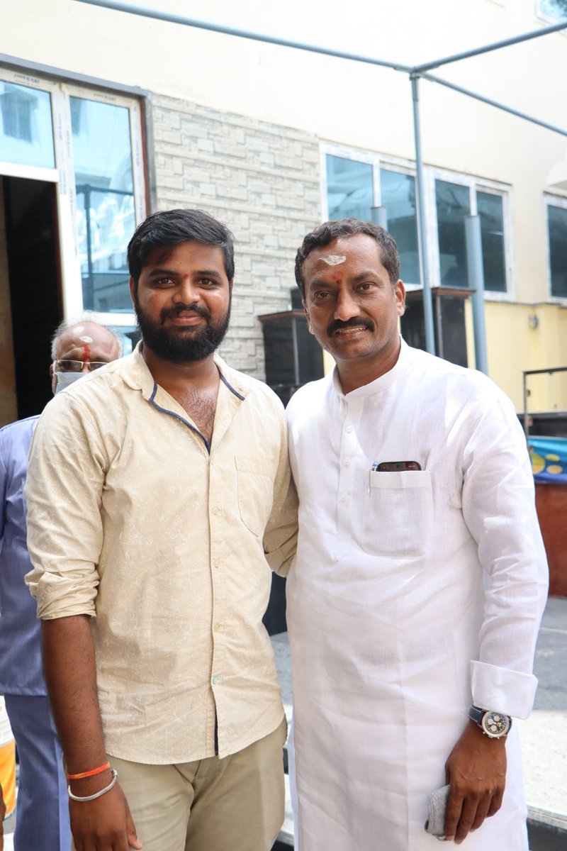kashetty_rakesh's tweet photo. దుబ్బాక ఎమ్మెల్యే @RaghunandanraoM అన్న గారితో 🚩🔥✊ https://t.co/lUewXWqYYM