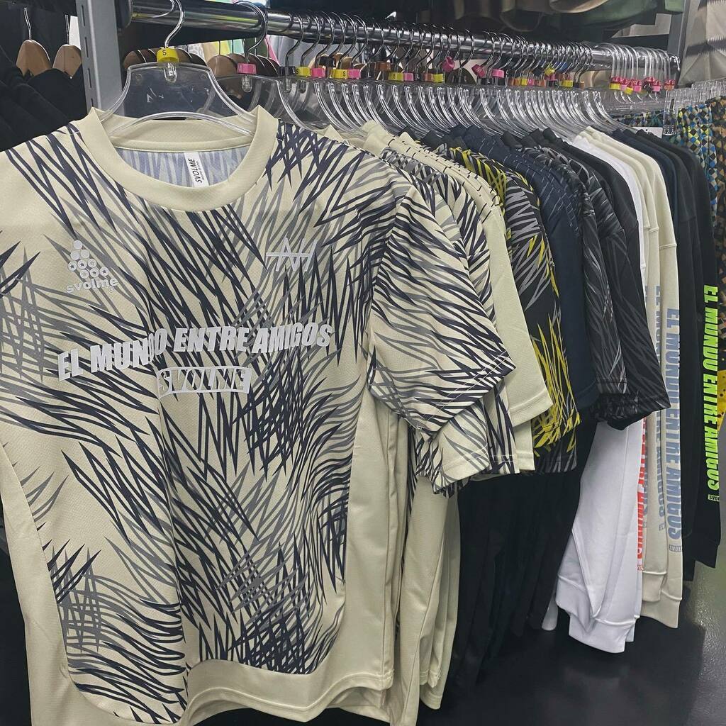 realsp_official's tweet photo. SVOLME
これぞSVOLME❗️❗️
ともいえる遊び心あふれるアイテム👍🏼
#SVOLME #スボルメ
#NEUTRAL #neutralact
#soccer #サッカー #football
#2021 #autumn #winter #aw
#JAG #ジグザグ #SVOLMENEUTRAL https://t.co/eps3x0MpiO https://t.co/oeUdiYd8Kh