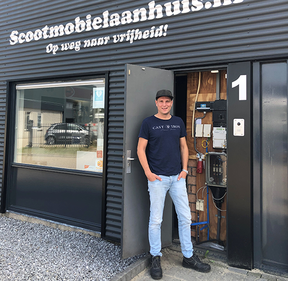 EnergiekVP's tweet photo. Met hulp van duurzaamheidscoach voor ondernemers Stefan Romijn van  @stimular  wekt Scootmobielaanhuis nu het volledige energieverbruik zelf op met zonnepanelen en wordt daarmee steeds minder afhankelijk van het energiebedrijf. Lees hier hele verhaal: https://t.co/7H9iVnveJD https://t.co/Q6FF4xgZWY
