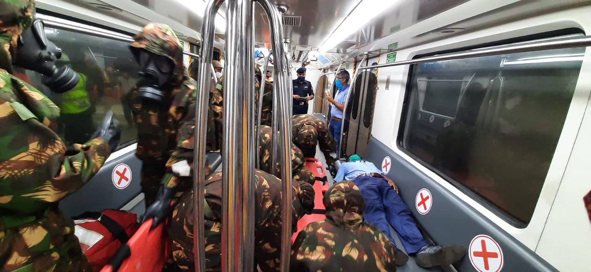 02ndrf's tweet image. #CapacityBuildingProgram
▪️Team 2 BN NDRF Conducted Mock Drill Exercise at Espalande Metro Station Kolkata,West Bengal
♦️Scenario-CBRN Emergency♦️
▪️Kolkata Metro,Fire Services,RPF,Medical staff participated
@satyaprad1
@NDRFHQ 
@wbdmcd
@metrorailwaykol
@dmkolkata 
@PIBKolkata