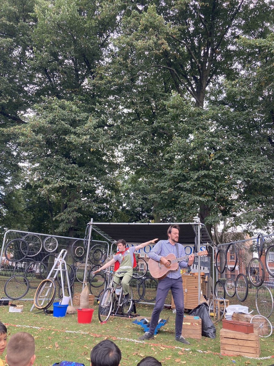 Very fun show <a href="/BicycleBoyLive/">Bicycle Boy</a> - thank you <a href="/ApplecartArts/">Applecart Arts</a>!