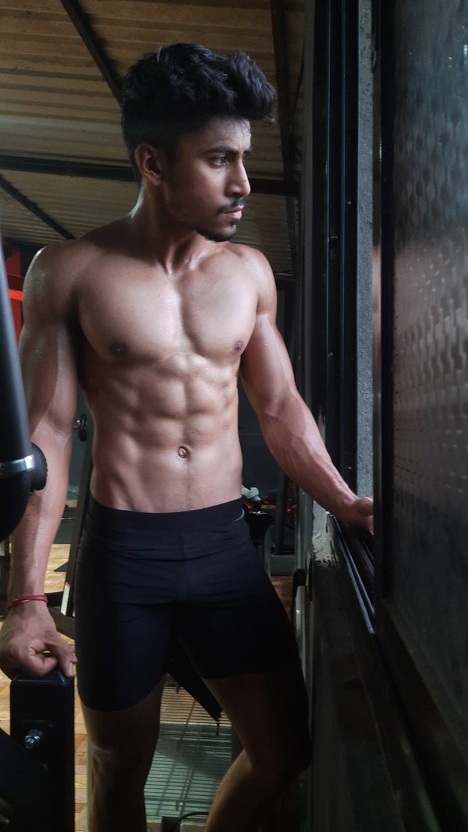 30Popkar's tweet photo. Gonna tell my kids at one time playing ghumat was best cardio to maintain lean physique🤪
#Basic 
#goa https://t.co/n2Ig7AsKUr